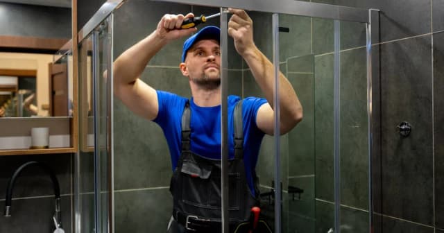 Ile koszt łazienki 12m2? Odkryj ukryte wydatki i oszczędności