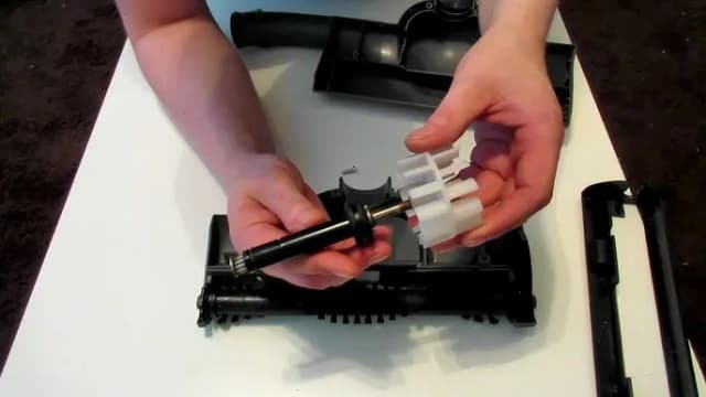 Jak naprawić turboszczotkę Electrolux w 5 prostych krokach: skuteczny poradnik Jak naprawić turboszczotkę Electrolux w 5 prostych krokach: skuteczny poradnik