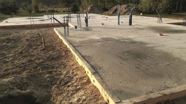 Jak zbroić płytę fundamentową, aby uniknąć kosztownych błędów? Jak zbroić płytę fundamentową, aby uniknąć kosztownych błędów?
