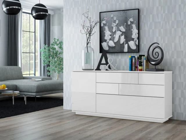 Co na komodę do salonu: 15 pomysłów na stylowe dekoracje Co na komodę do salonu: 15 pomysłów na stylowe dekoracje